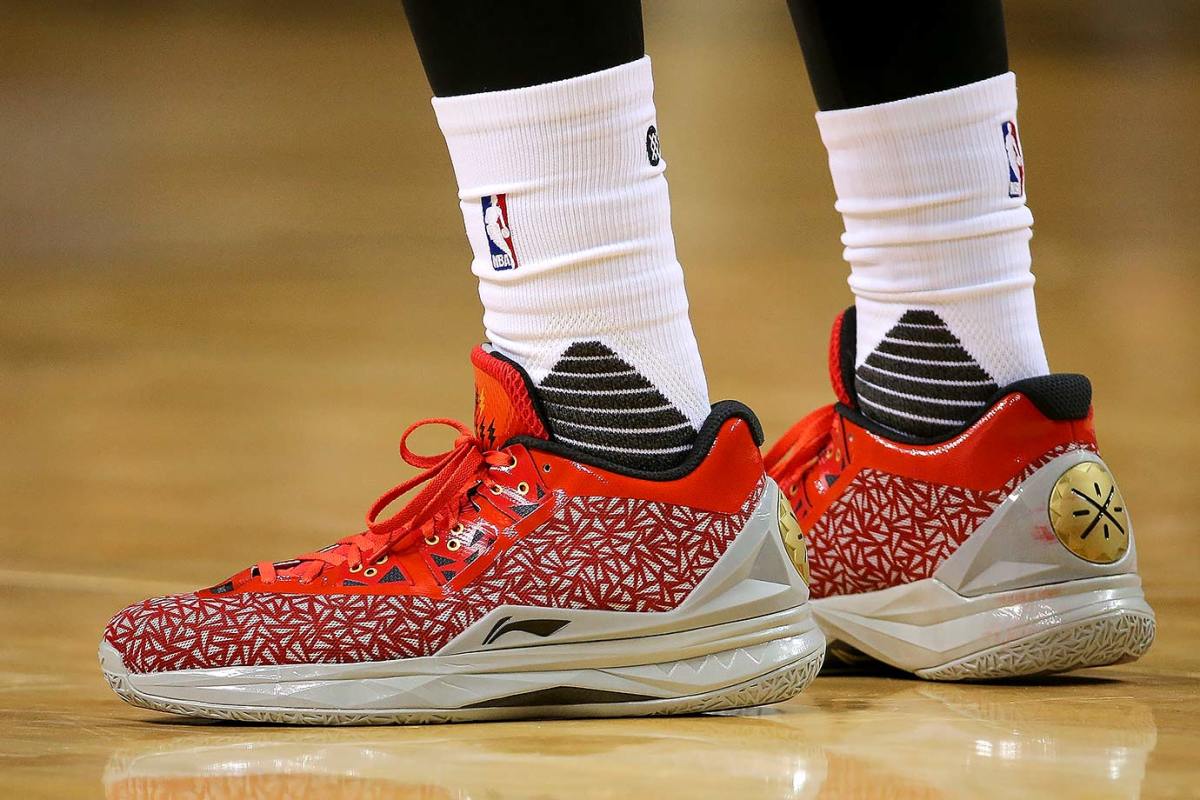 Dwyane-Wade-Way-of-Wade-4-Lucky-13.jpg